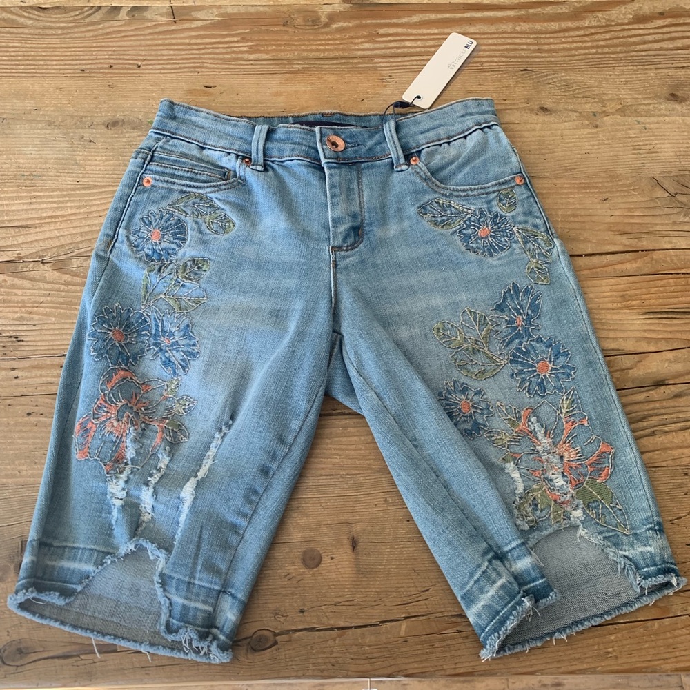 TractrBlu Capri shorts